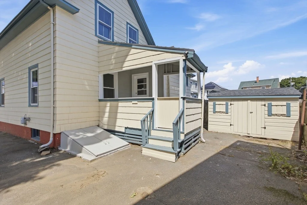 Photo of 18 Lambert Ave