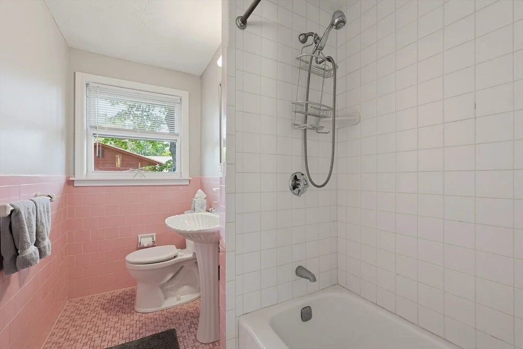 Photo of 212 Beacon St