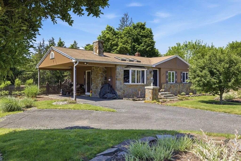 Photo of 925 West St.