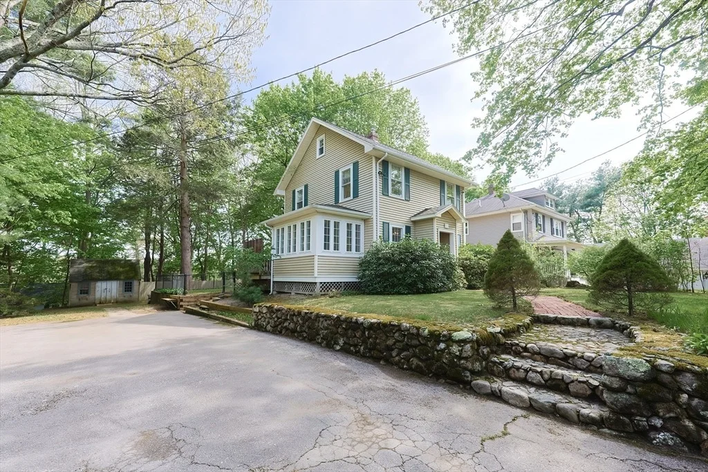 Photo of 90 Allen St