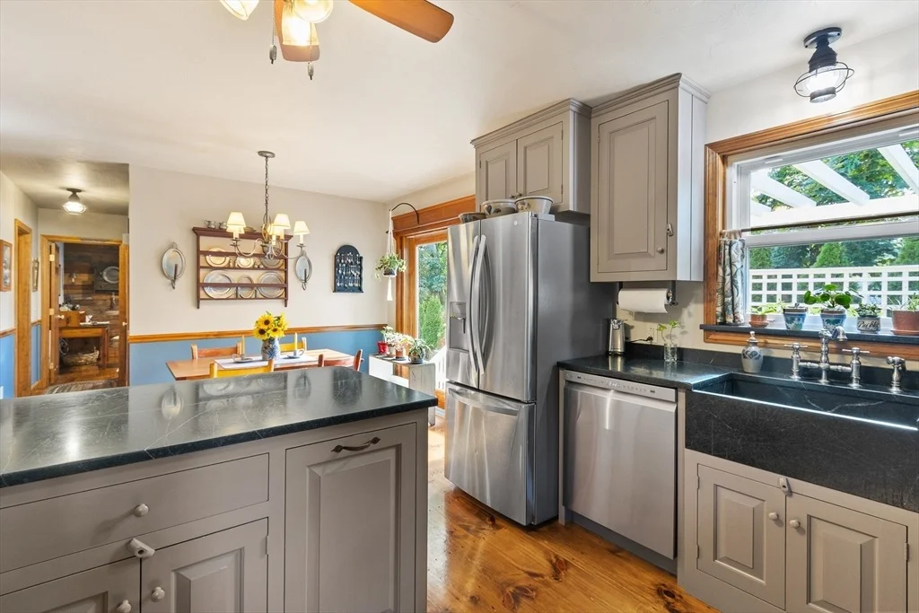 Photo of 298 Torrey Rd