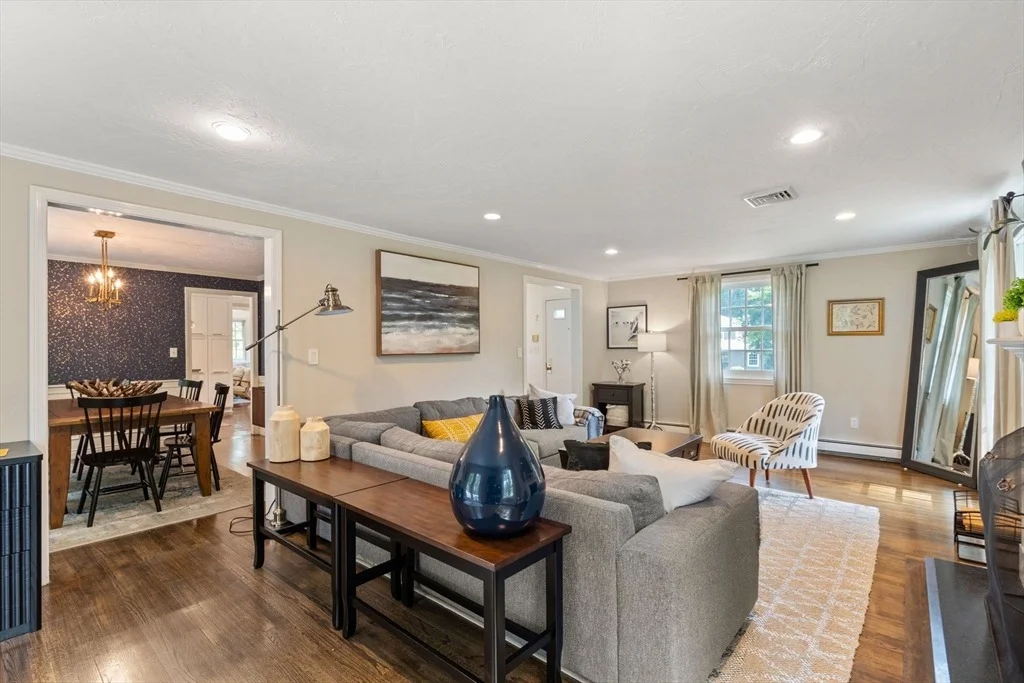 Photo of 18 Hearthstone Cir