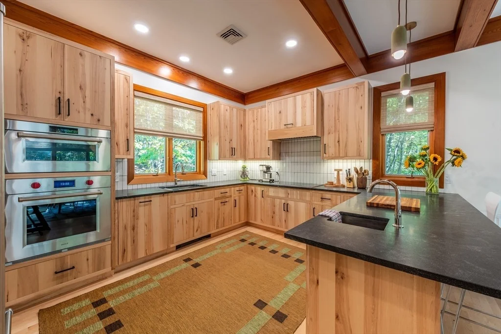Photo of 100 Larkspur Dr