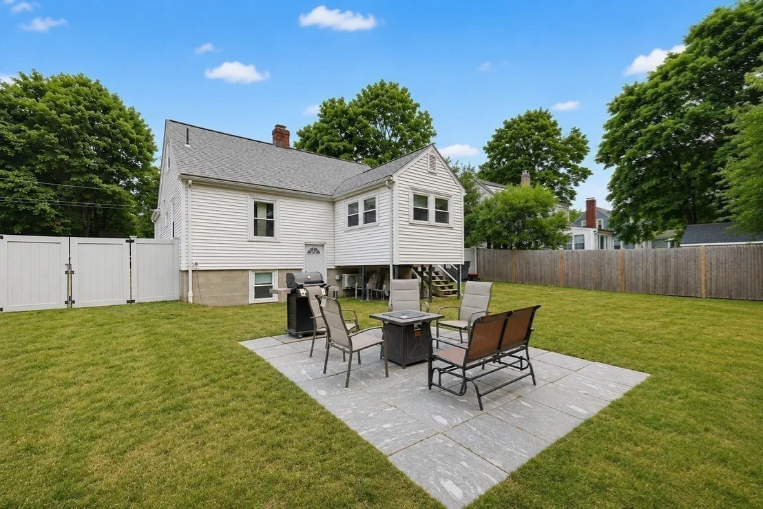 Photo of 24 Oak St
