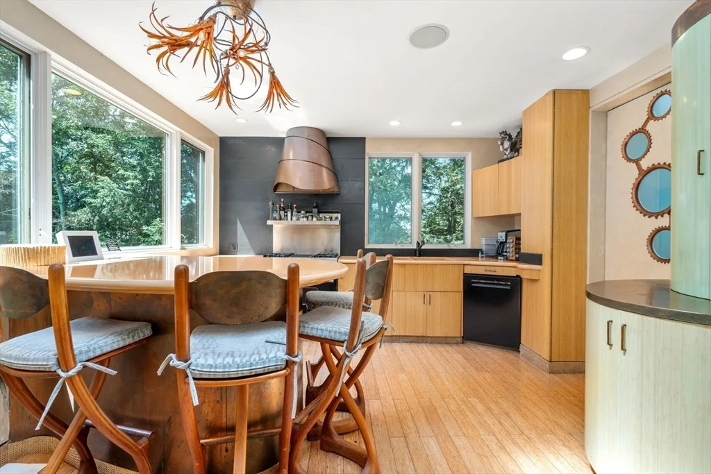 Photo of 108 Codman Rd