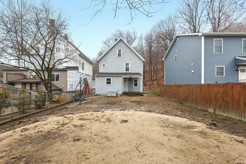 Photo of 2 1/2 James St