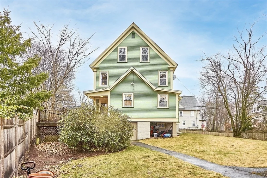 Photo of 82 Washington St
