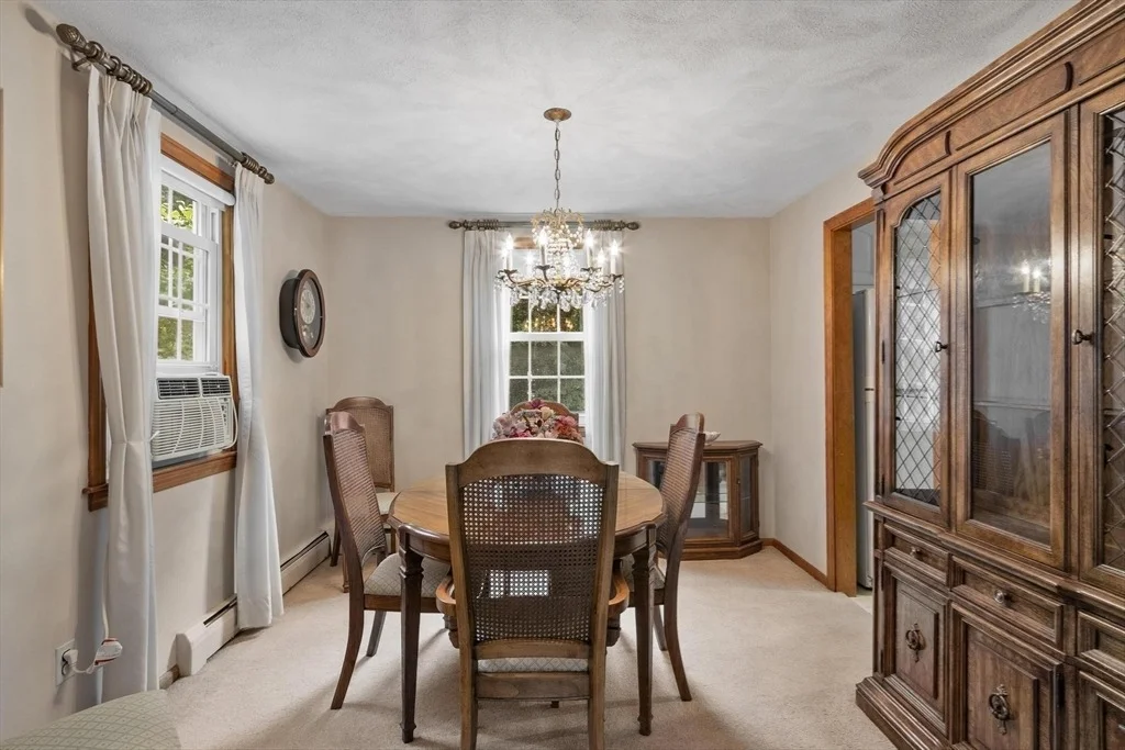 Photo of 7 Susan Dr