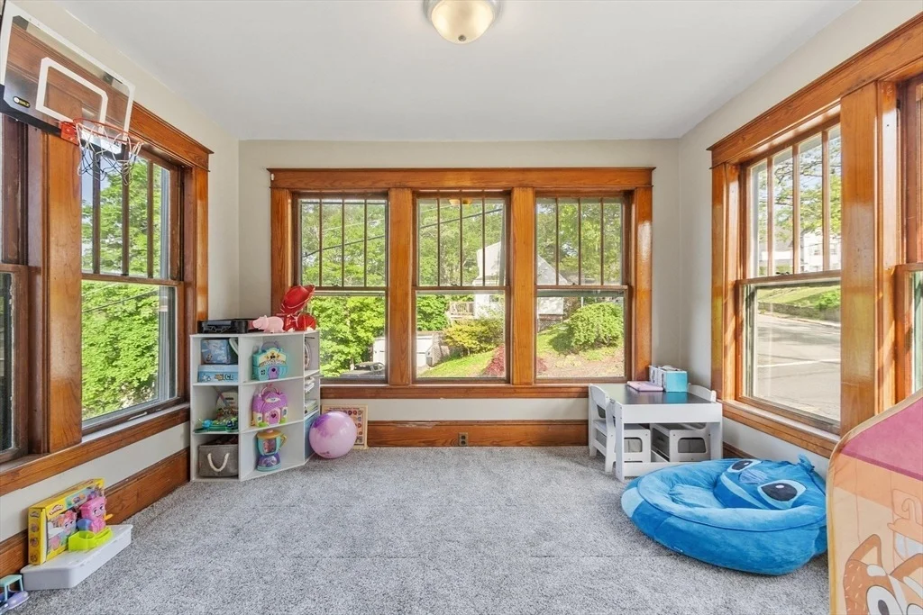 Photo of 147 Wallingford Ave