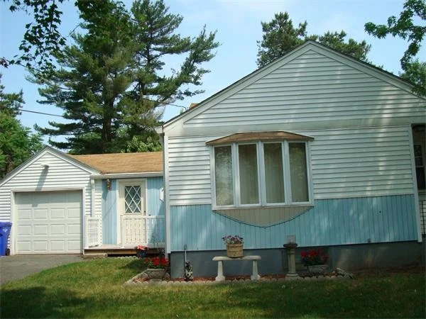 Photo of 82 Cherokee Dr