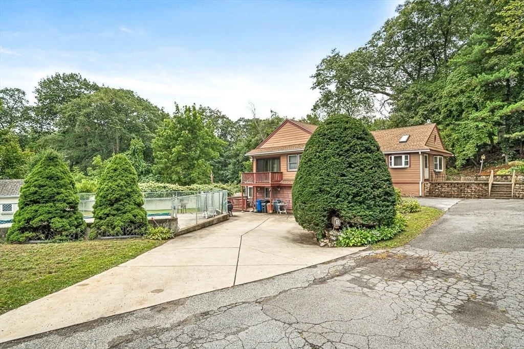 Photo of 1 Ludlow Ave