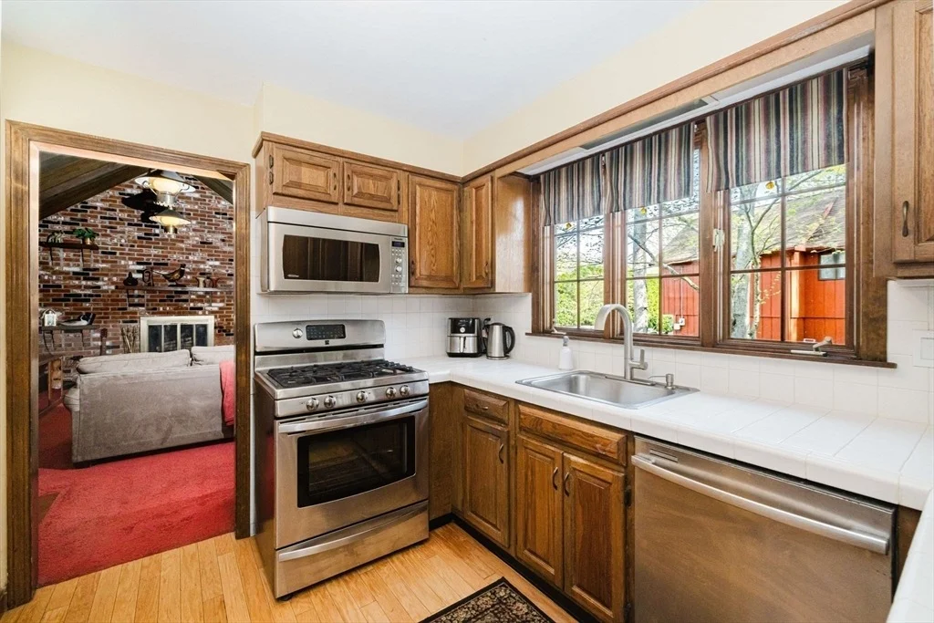 Photo of 146 Colonial Dr