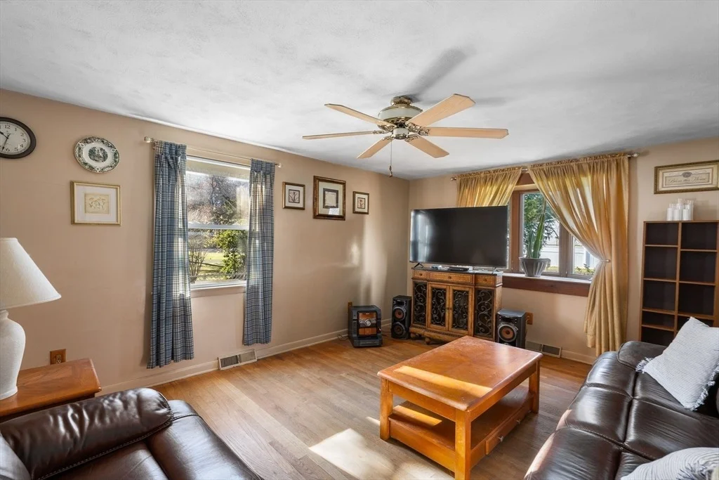 Photo of 331 Grand Valley Rd