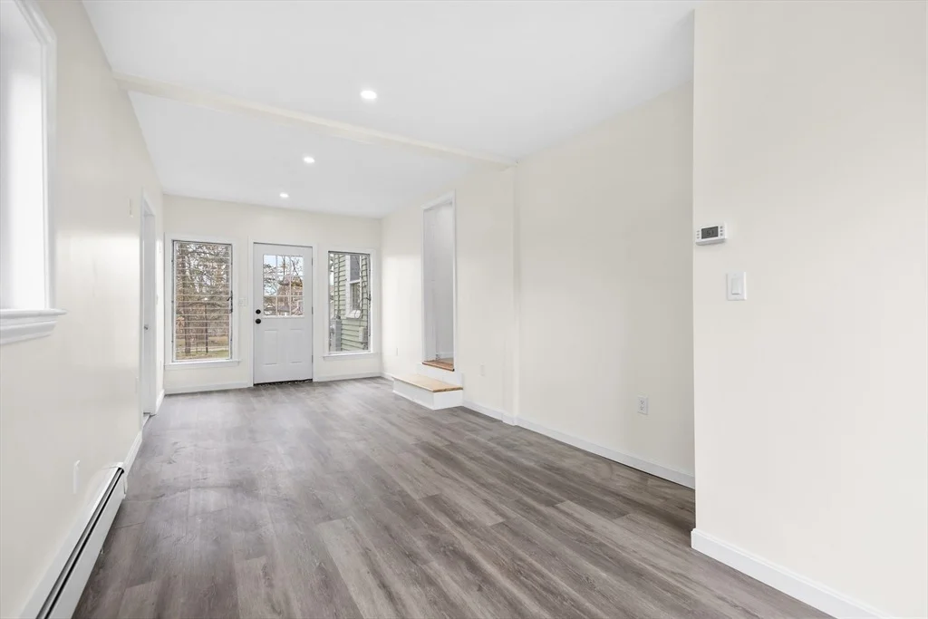 Photo of 25 Lakeview St