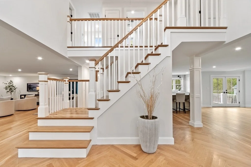 Photo of 127 Lee Dr