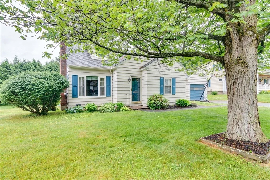 Photo of 1 Riverview Dr