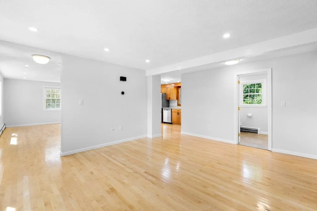 Photo of 20 Barbara Circle