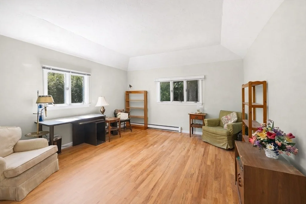 Photo of 89 Swift Ave