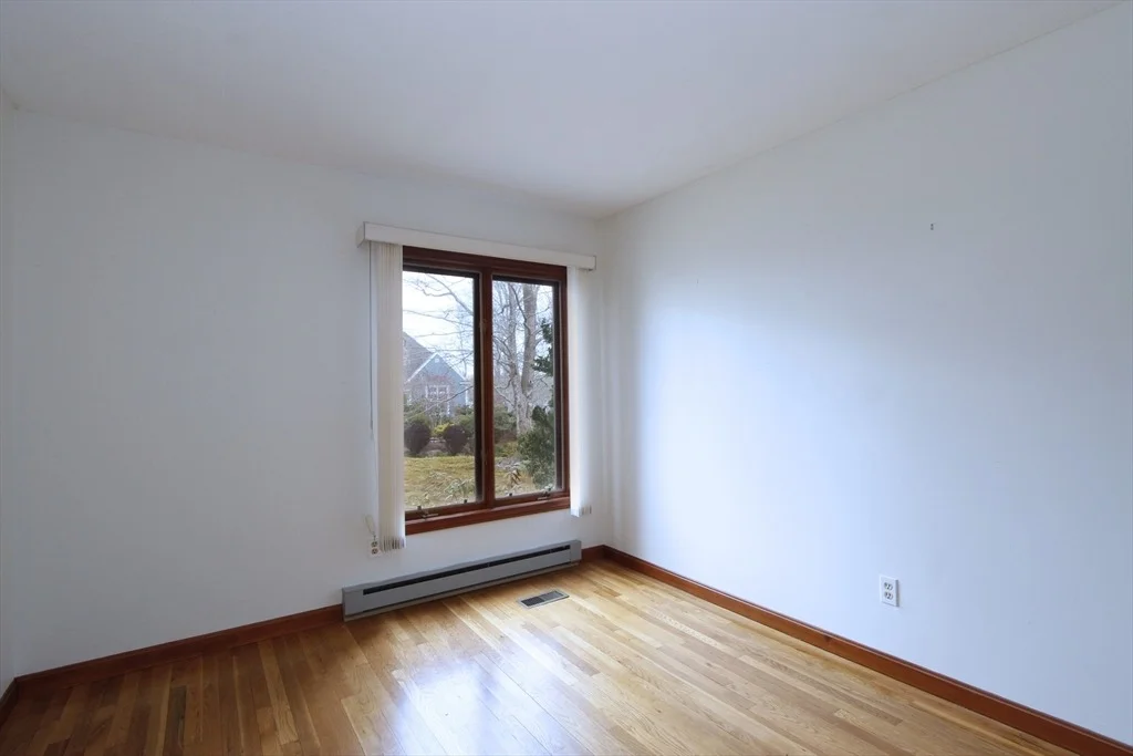 Photo of 60 Redwood Cir