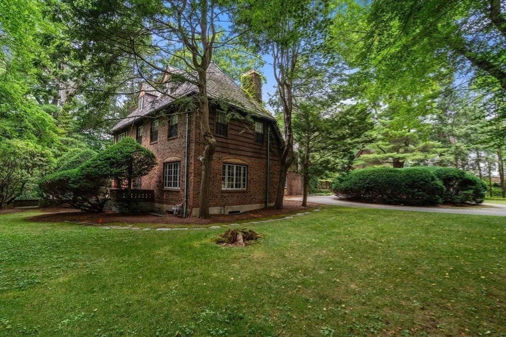 Photo of 25 Hillside Rd