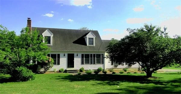 Photo of 247 Main St