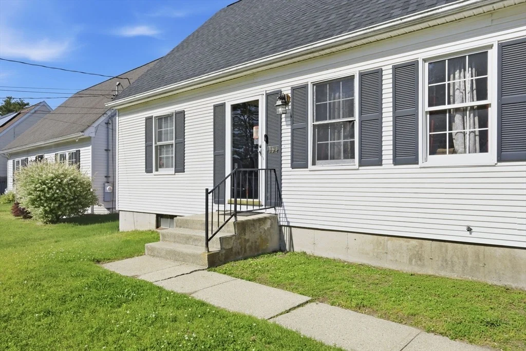 Photo of 164 Arnold Ave
