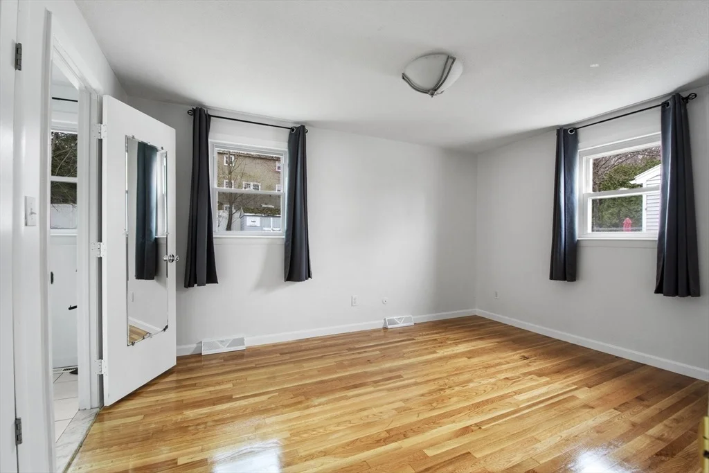 Photo of 52 Venus Dr