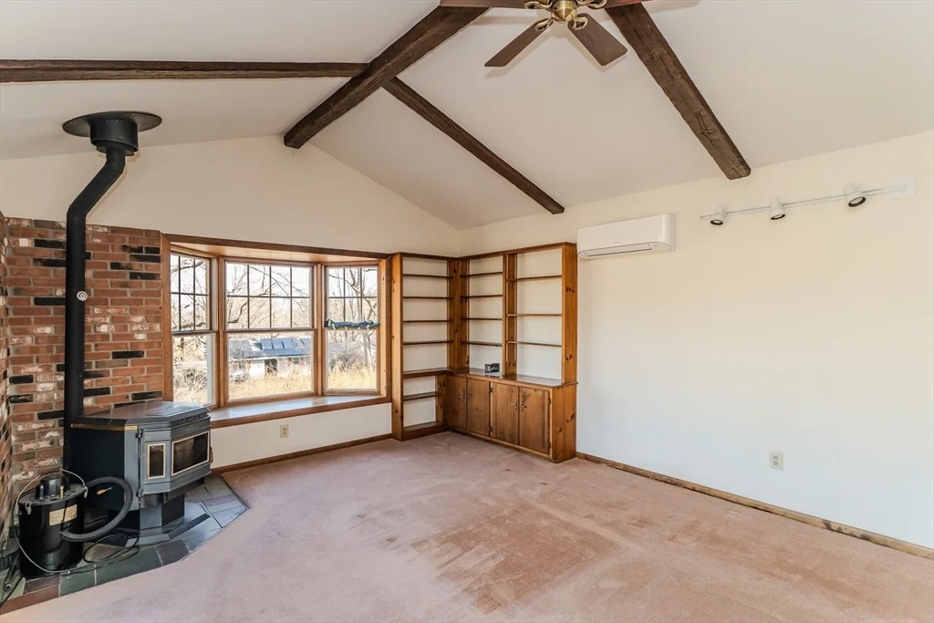 Photo of 18 Highland Cir