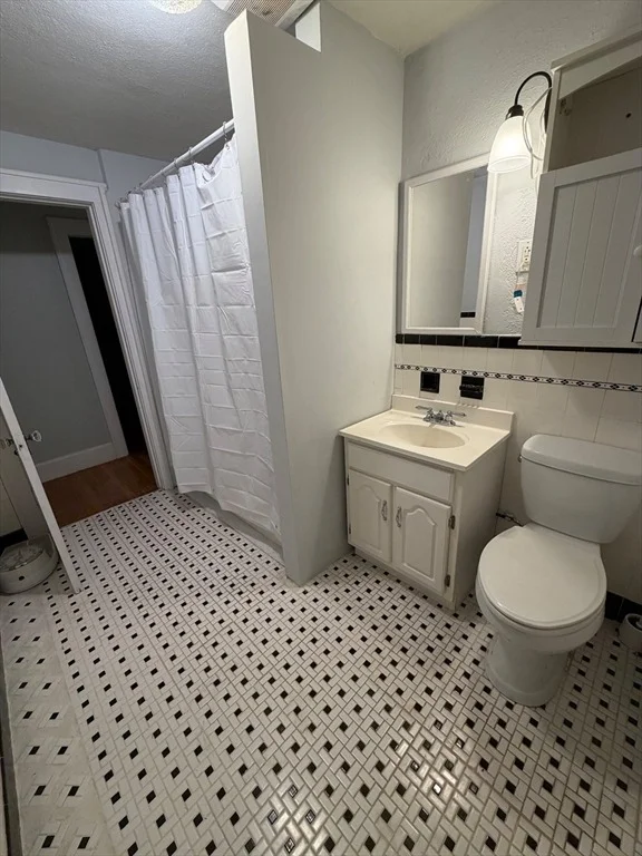 Photo of 16 Fenimore Blvd