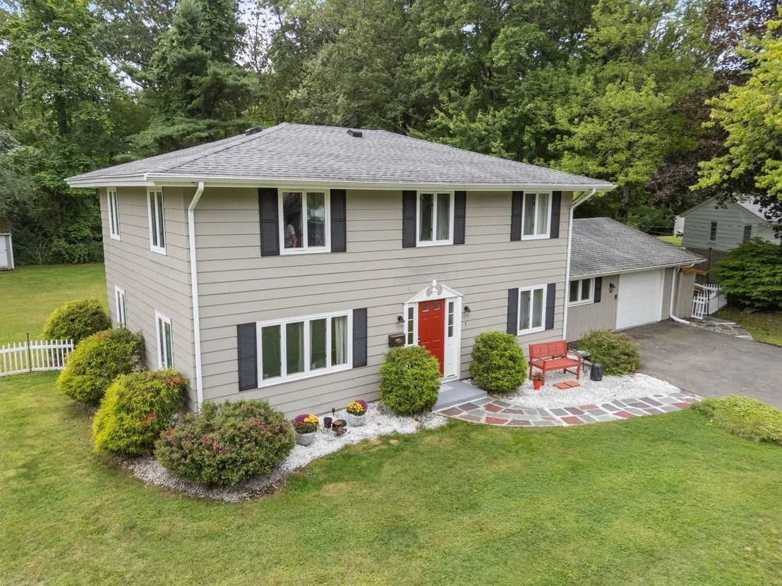 Photo of 7 Lamphere Cir