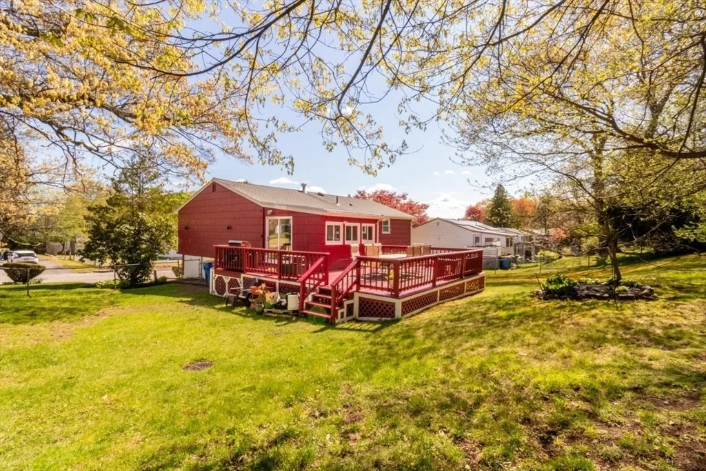 Photo of 89 Fernandez Cir