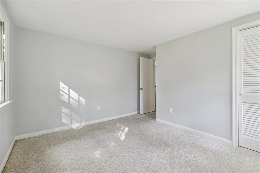 Photo of 342 Robinson St