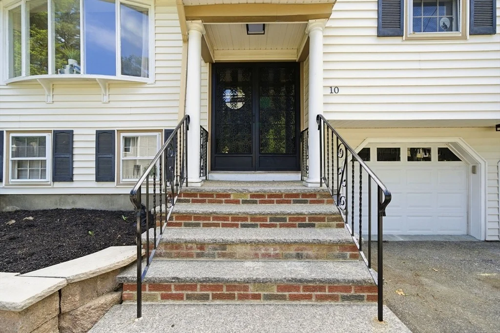 Photo of 10 Richardson Cir