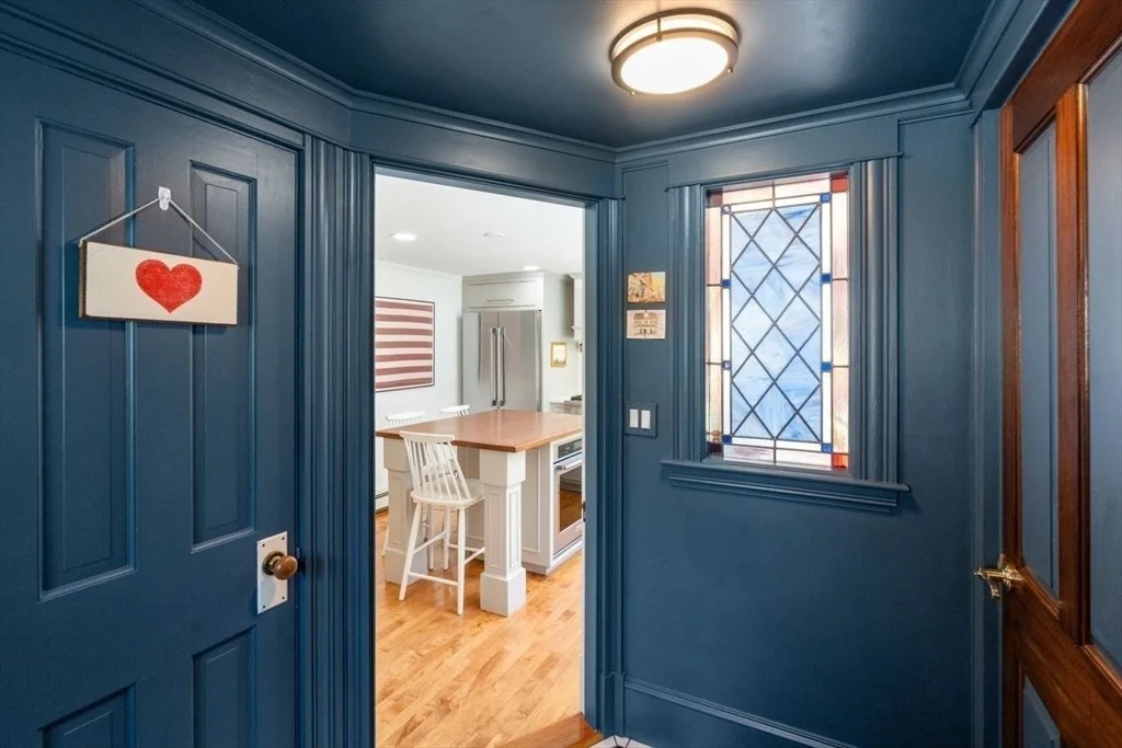 Photo of 979 Summer Street