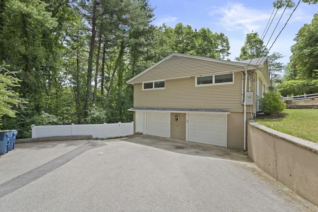 Photo of 41 Algonquin Rd
