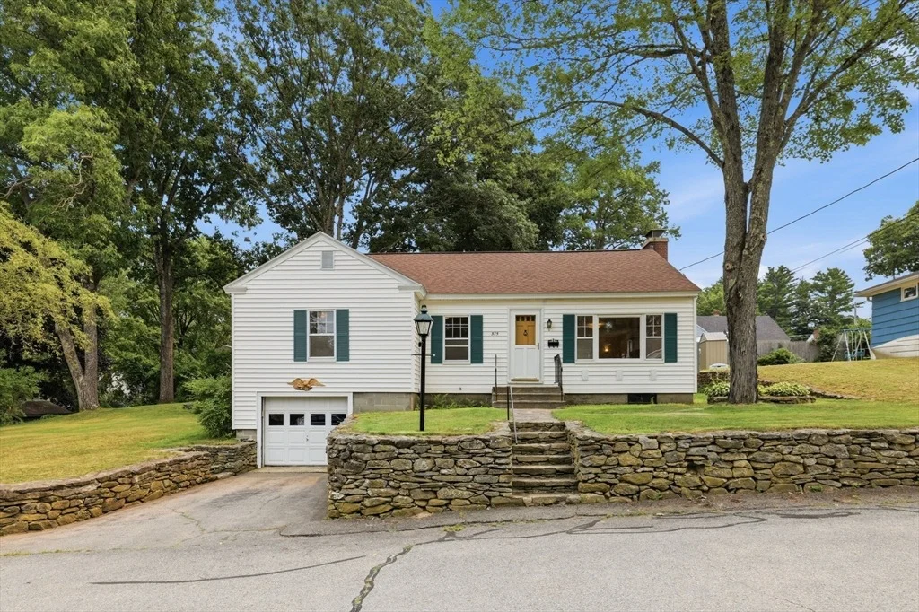 Photo of 375 Fredette Street