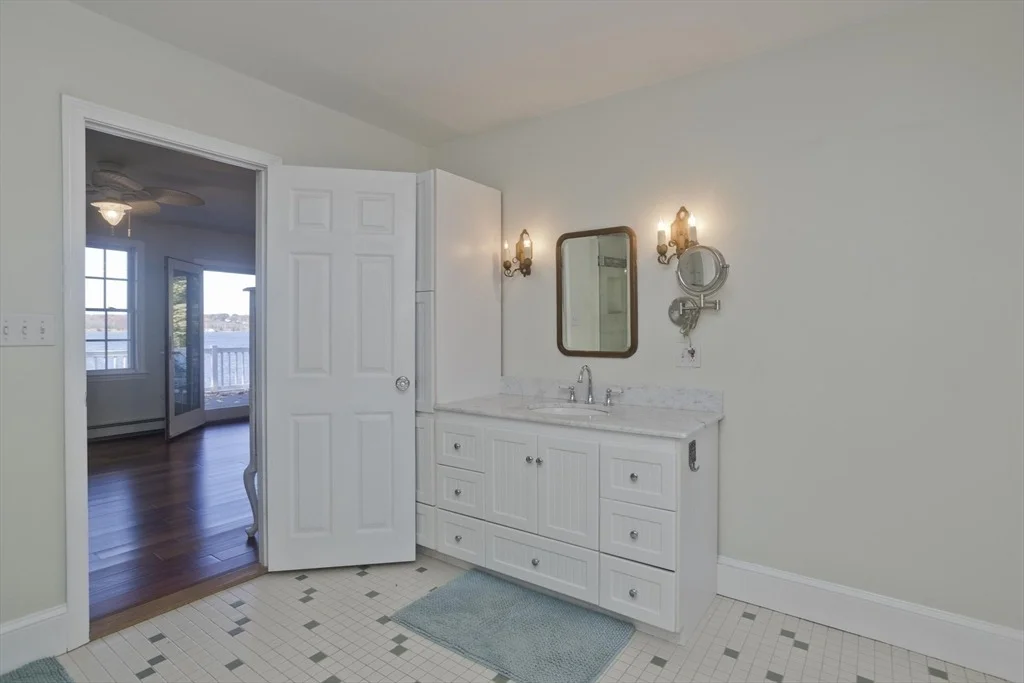 Photo of 62 Riverside Dr