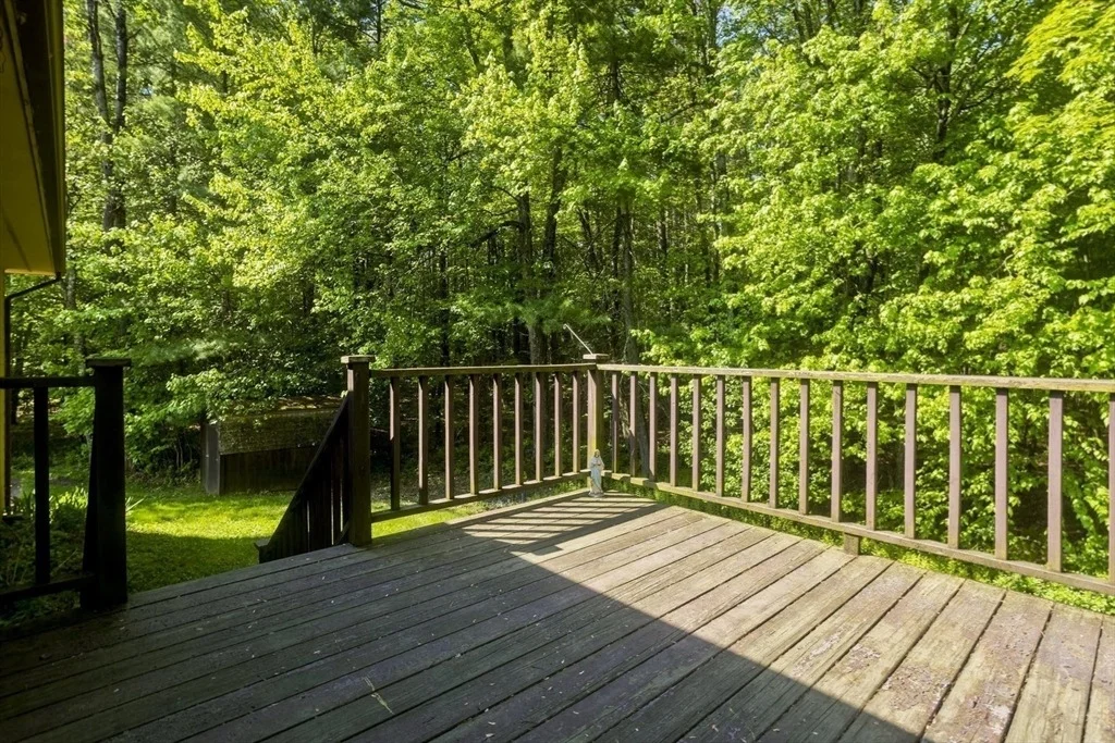 Photo of 6 Pine Wood Dr
