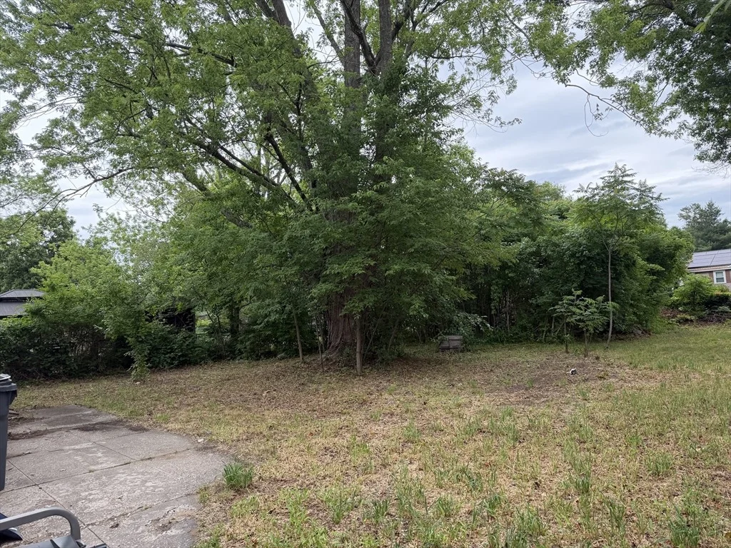 Photo of 8 Peloquin Dr