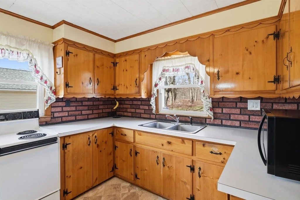 Photo of 543 Lafleur Drive