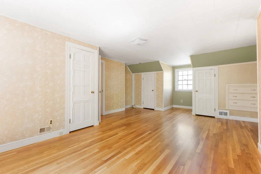 Photo of 30 Richards Cir