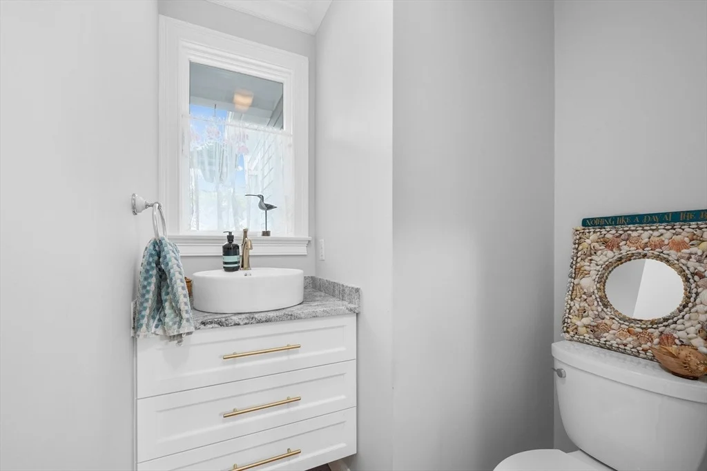 Photo of 35 Bayshore Dr
