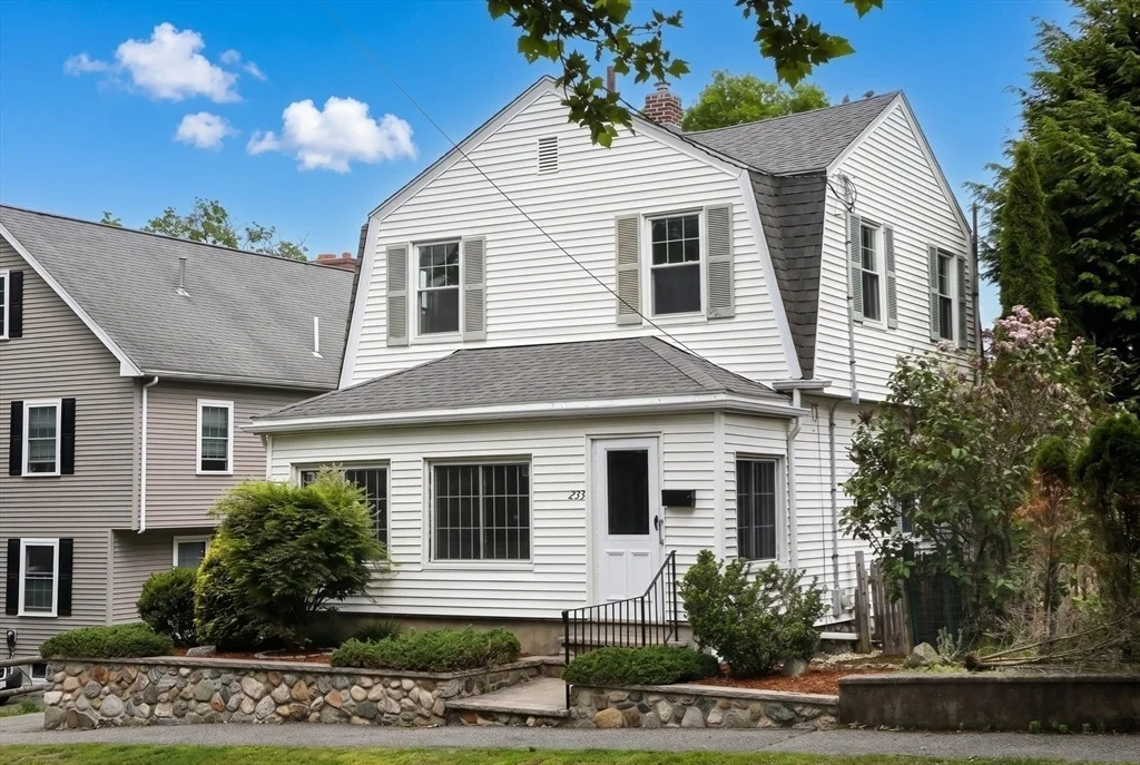 Photo of 233 Florence Ave