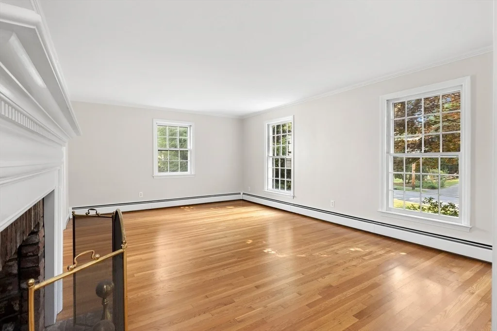 Photo of 10 Parsonage Ln