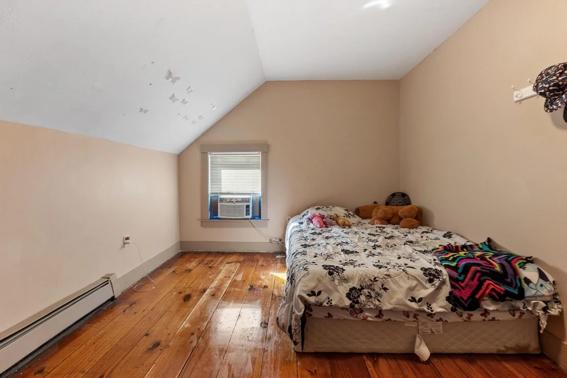 Photo of 374 Front Street