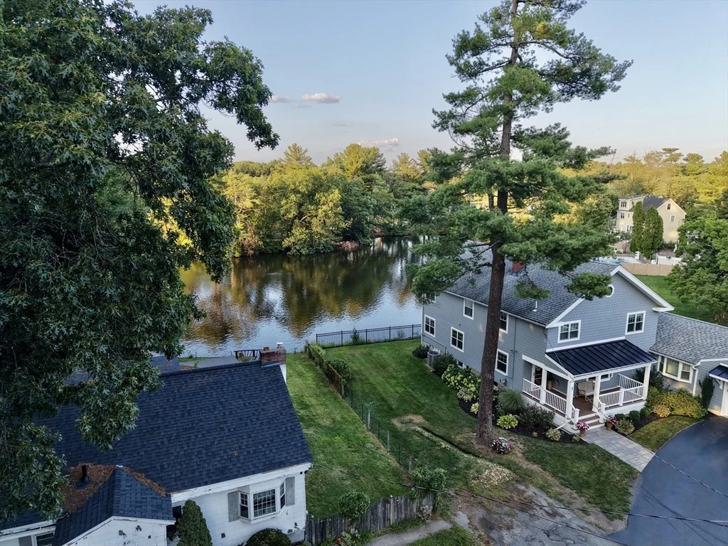 Photo of 2 Colonial Road