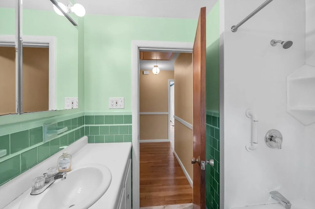 Photo of 116 Longmeadow Ave