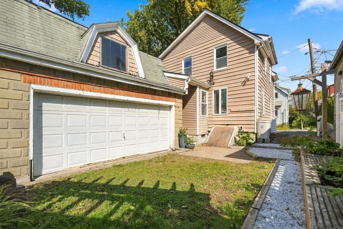 Photo of 12 Linden Pl