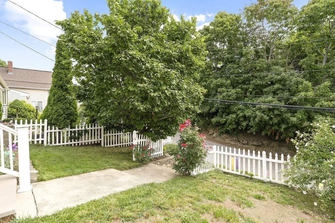 Photo of 10 Windsor Ave