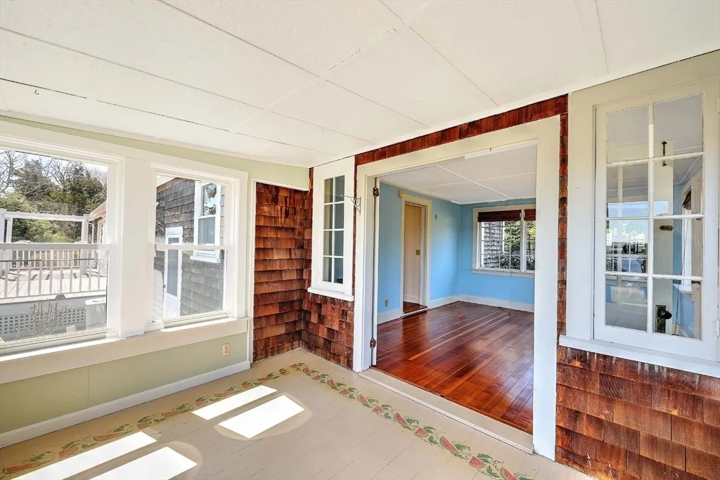 Photo of 1484 Drift Road